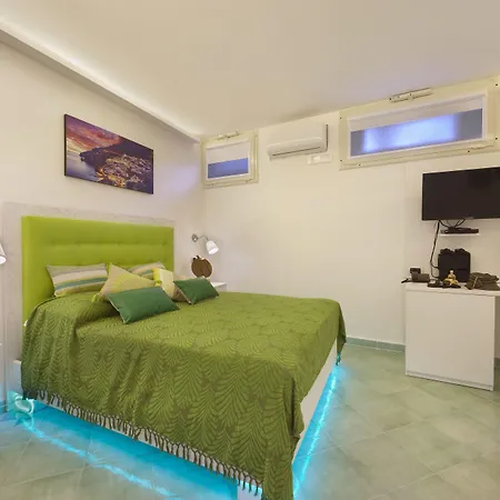 Отель B&B Sorrento Central 3*