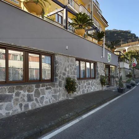 B&B Sorrento Central Отель