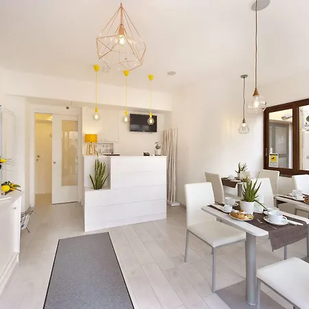 B&B Sorrento Central فندق سورينتو