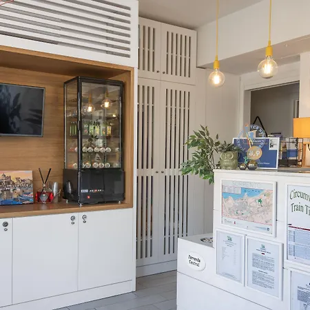 B&B Sorrento Central 3* سورينتو